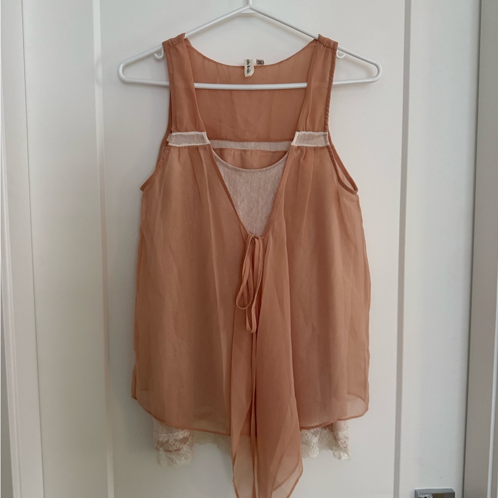 Robbi & Nikki Sheer Peach Sleeveless Top with Lace Details